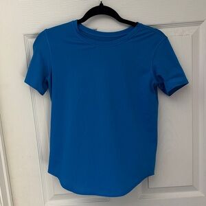 Lululemon High-Neck Running and Training T-Shirt P2P 18 in Poolside Blue
